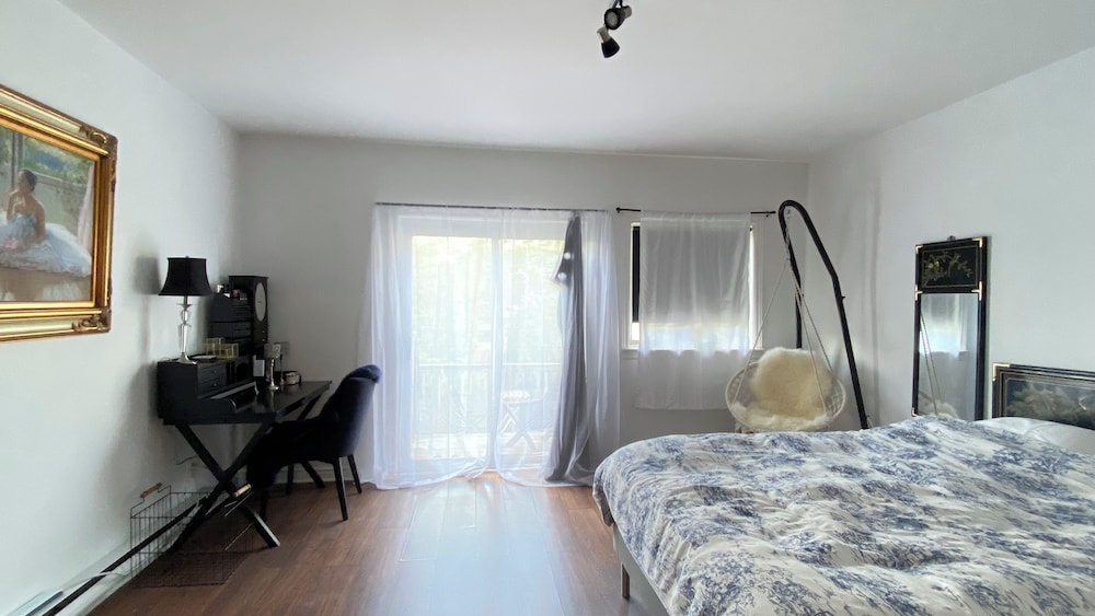 The Parkdale Hostellerie 10/66
