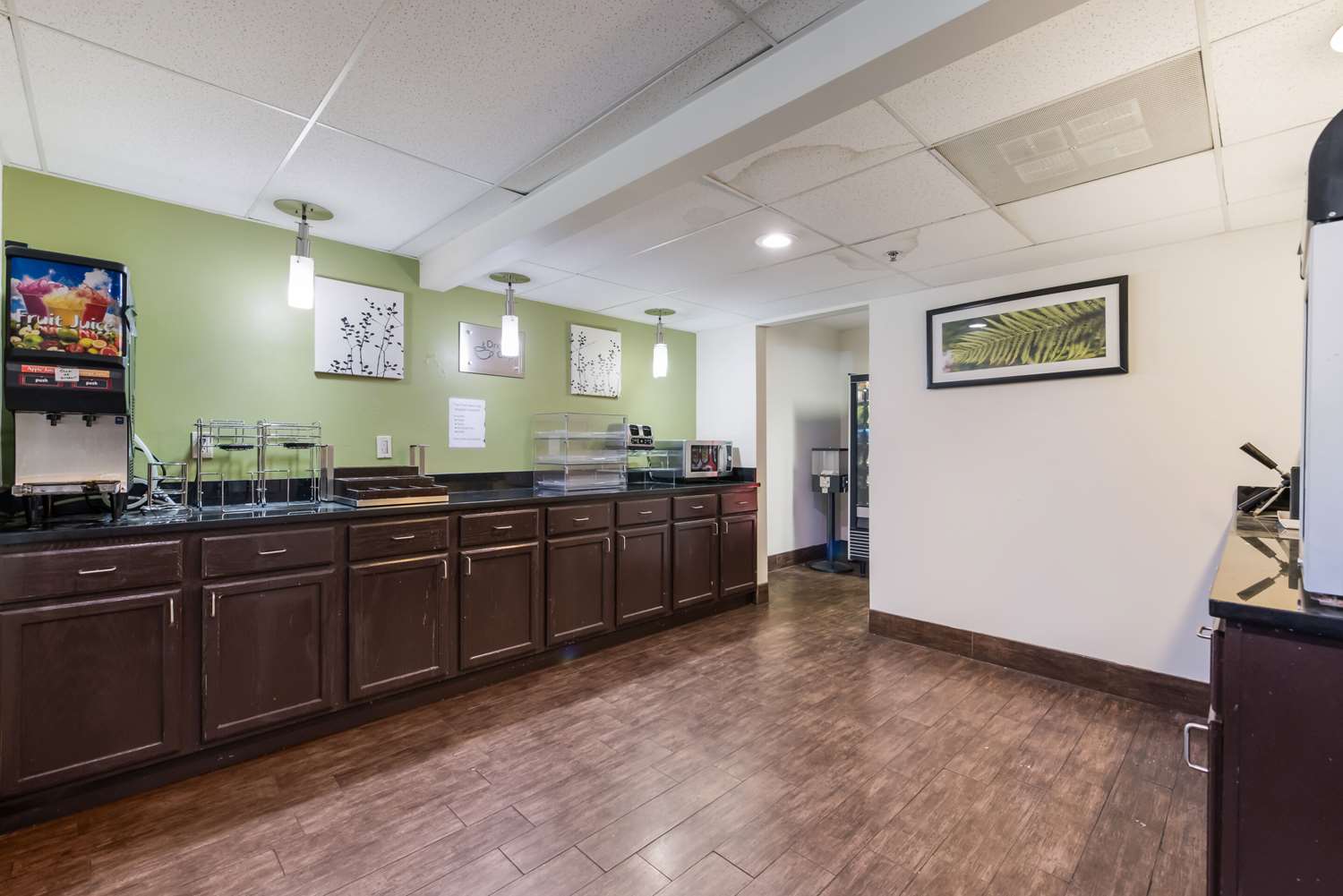 Studio6 Suites - Knoxville, TN - Downtown 28/35