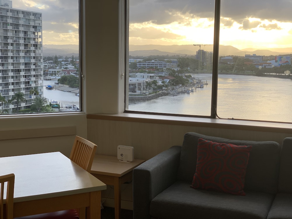 Tiki Hotel Apartments Surfers Paradise 46/71