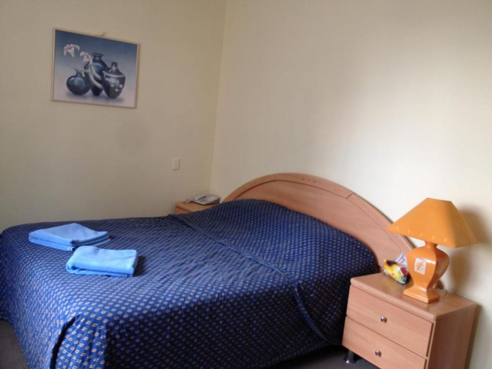 CHADSTONE EXECUTIVE MOTEL 4/19