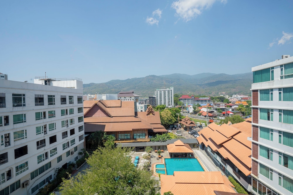 Khum Phucome Hotel 9/198