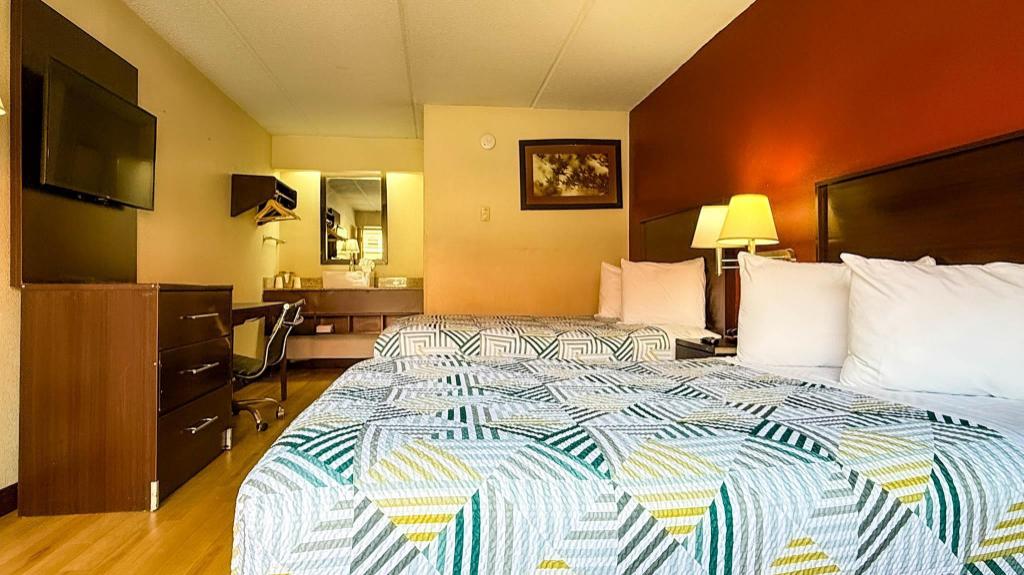 2 Full Beds - Non-Smoking