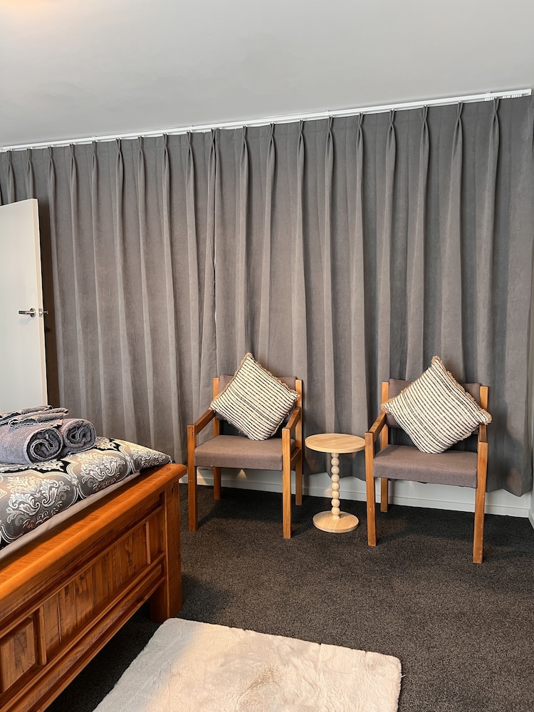 Willowbank Motel 35/51
