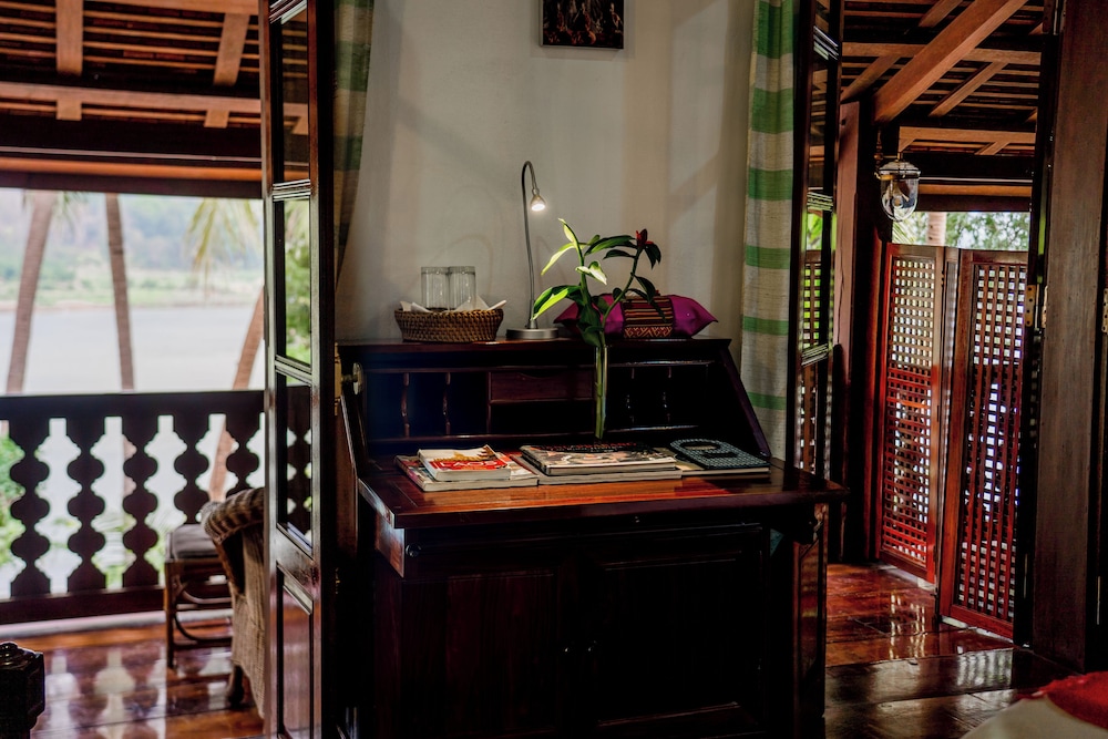 Mekong Riverview Hotel 8/50