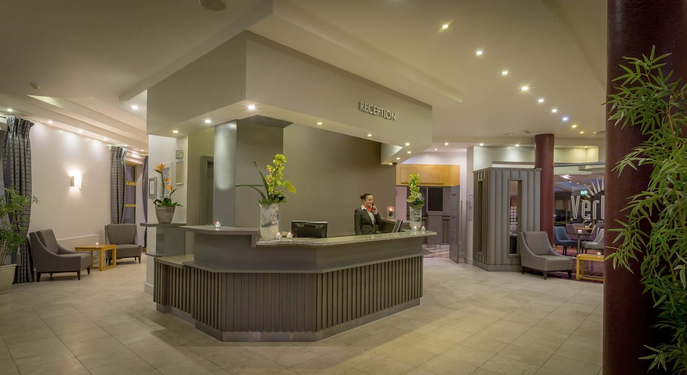 Newtown Park Hotel 2/47