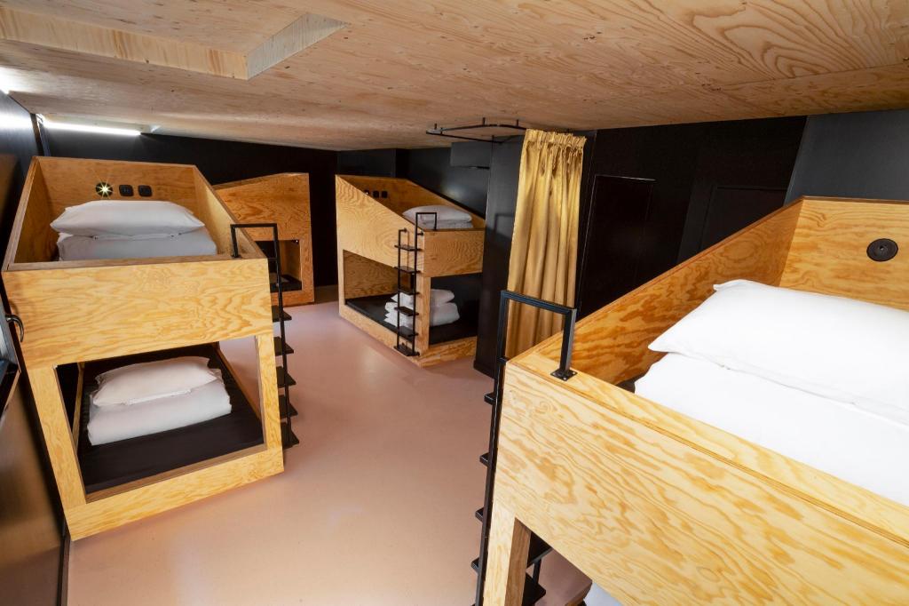 Private, Mixed Dorm, 8 People