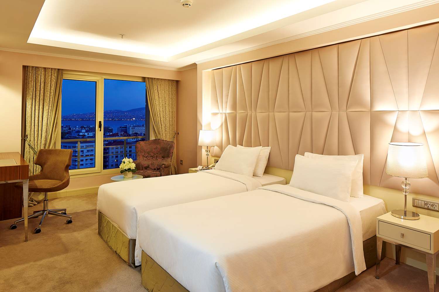 Doubletree By Hilton Hotel Izmir Alsancak 11/58