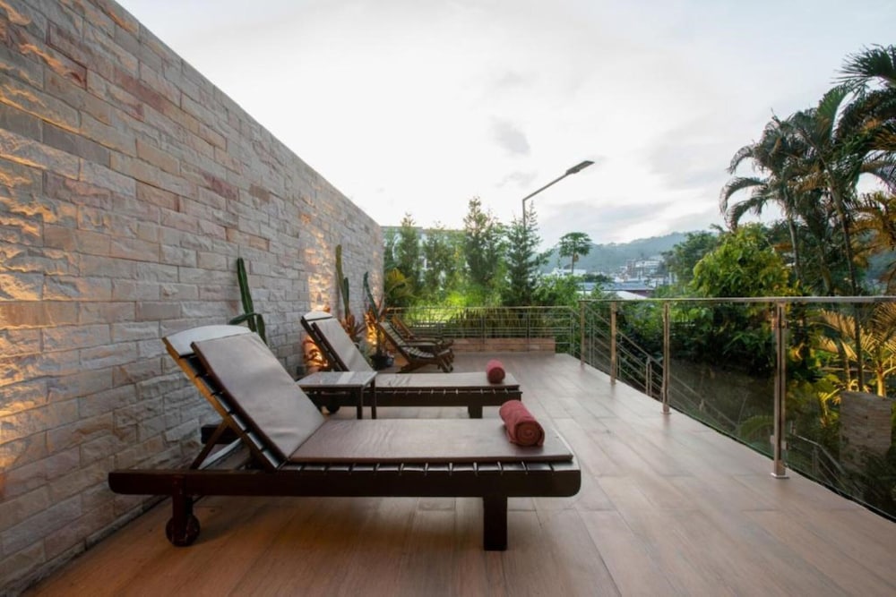 Orchid Garden Hotel 42/64