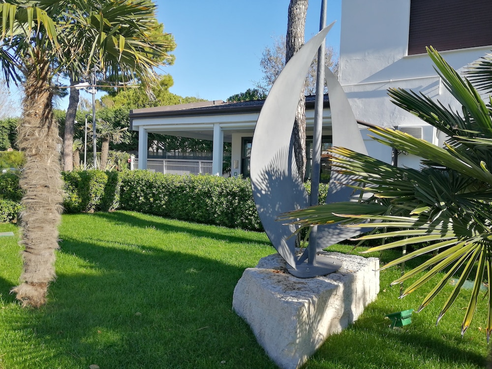 VELA BLU CAMPING VILLAGE 11/67