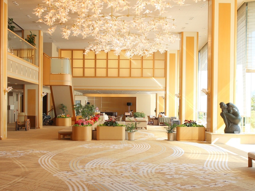 ARIMA GRAND HOTEL 8/50