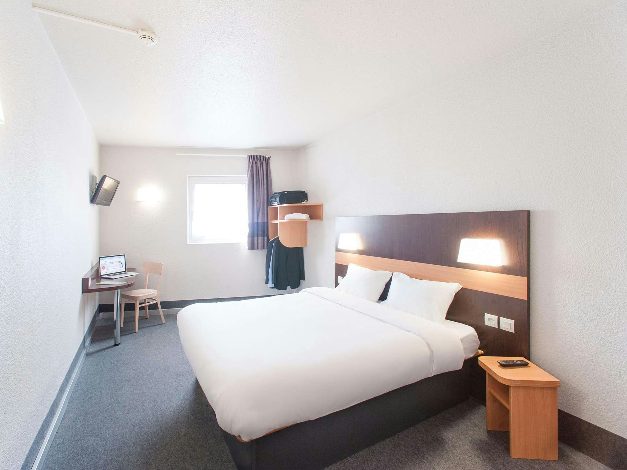 B&B HOTEL Nimes Centre Arenes 10/26