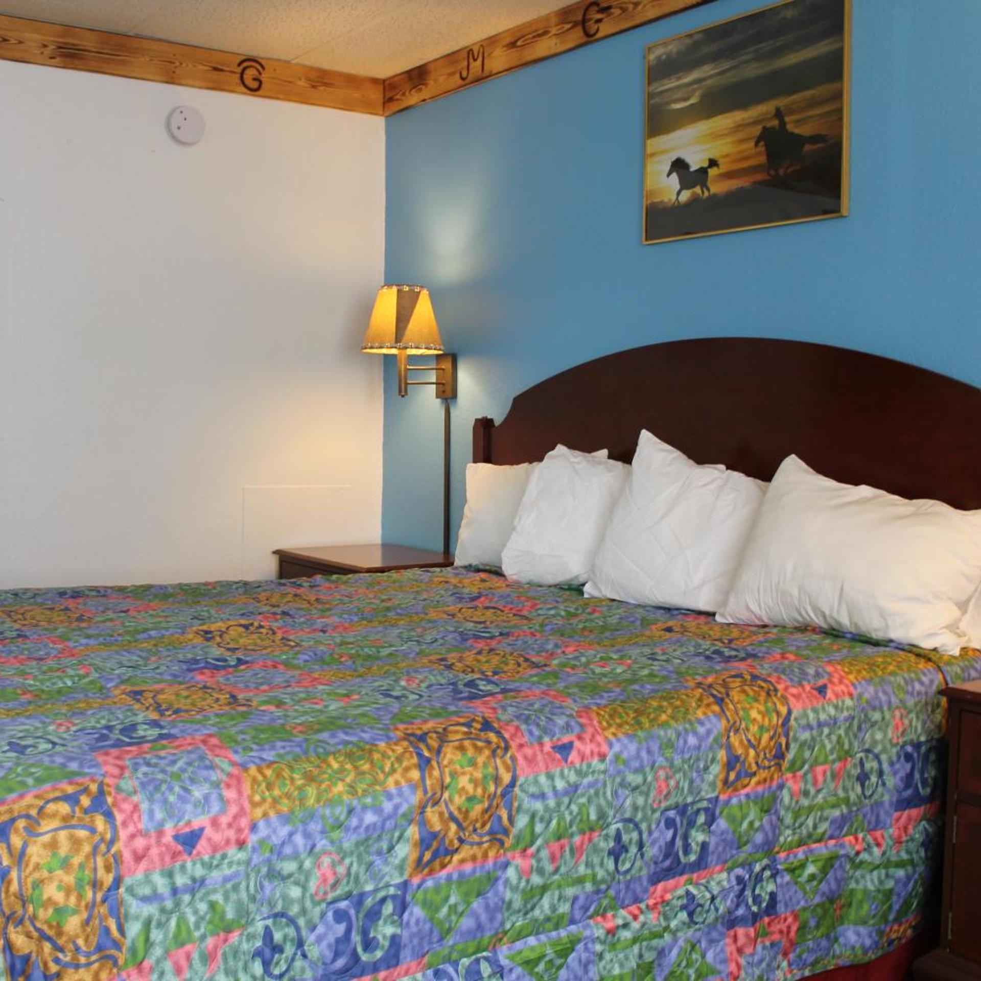 KNIGHTS INN DODGE CITY 8/38