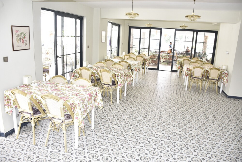 Magic Tulip Hotel 25/45