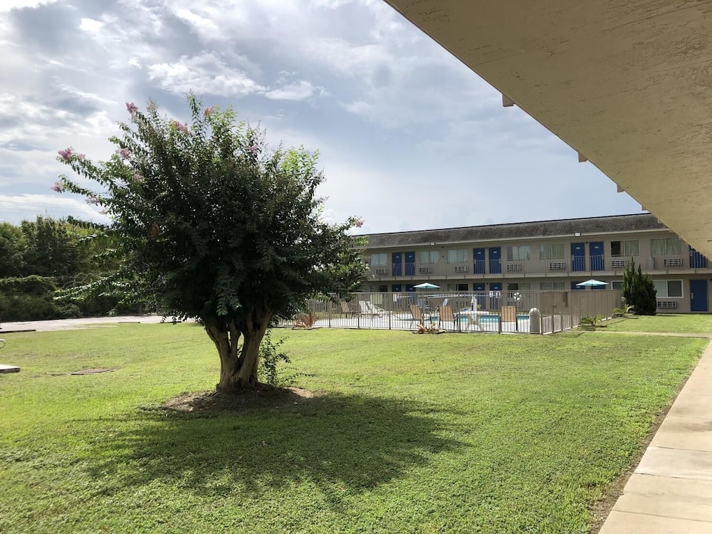 Motel6 Clute, TX in CLUTE - TX