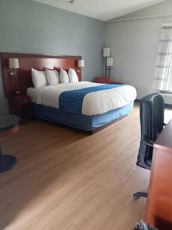 Travelodge by Wyndham Petersburg 7/14