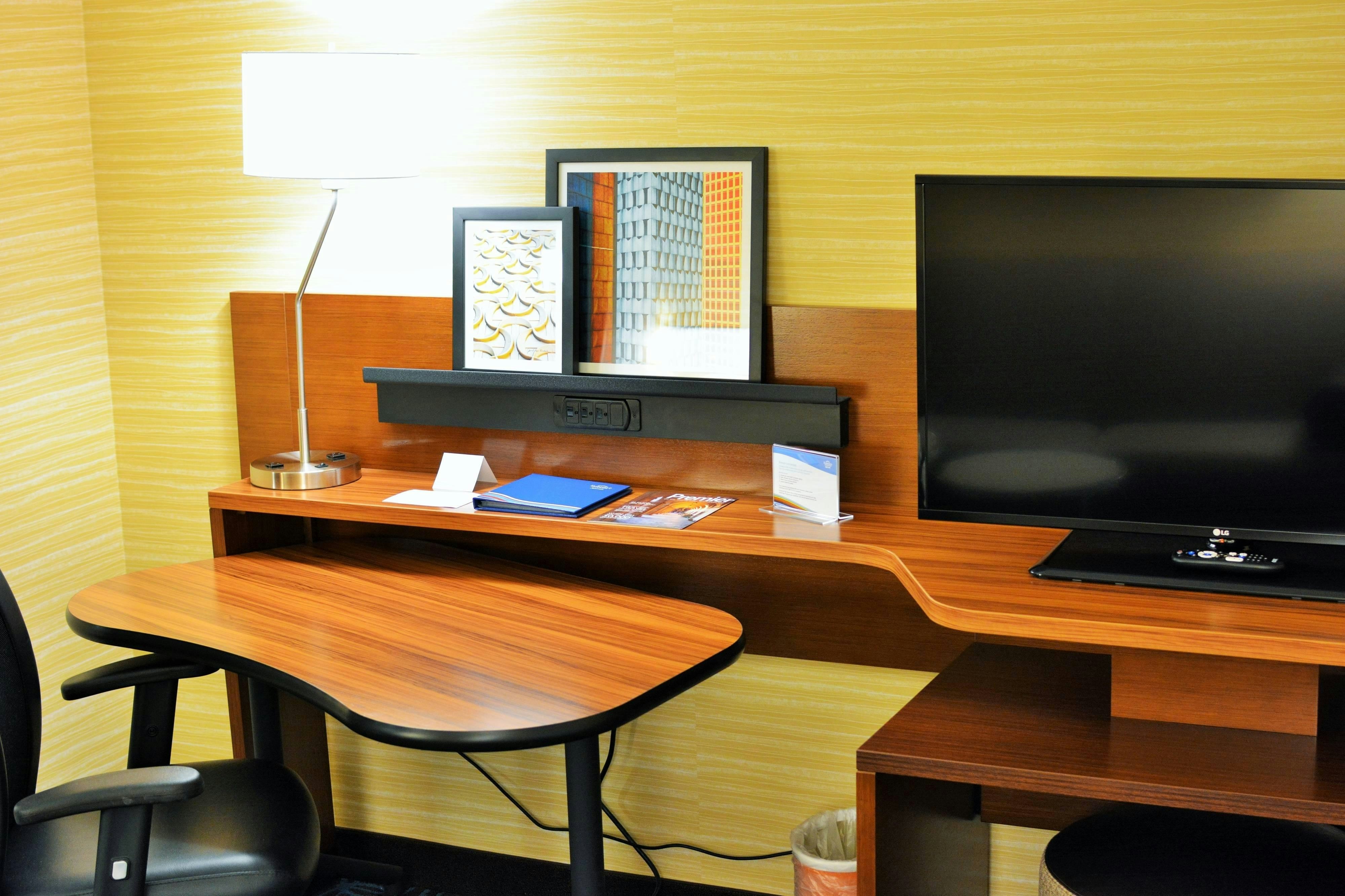 Fairfield Inn Suites Omaha Northwest 35/43
