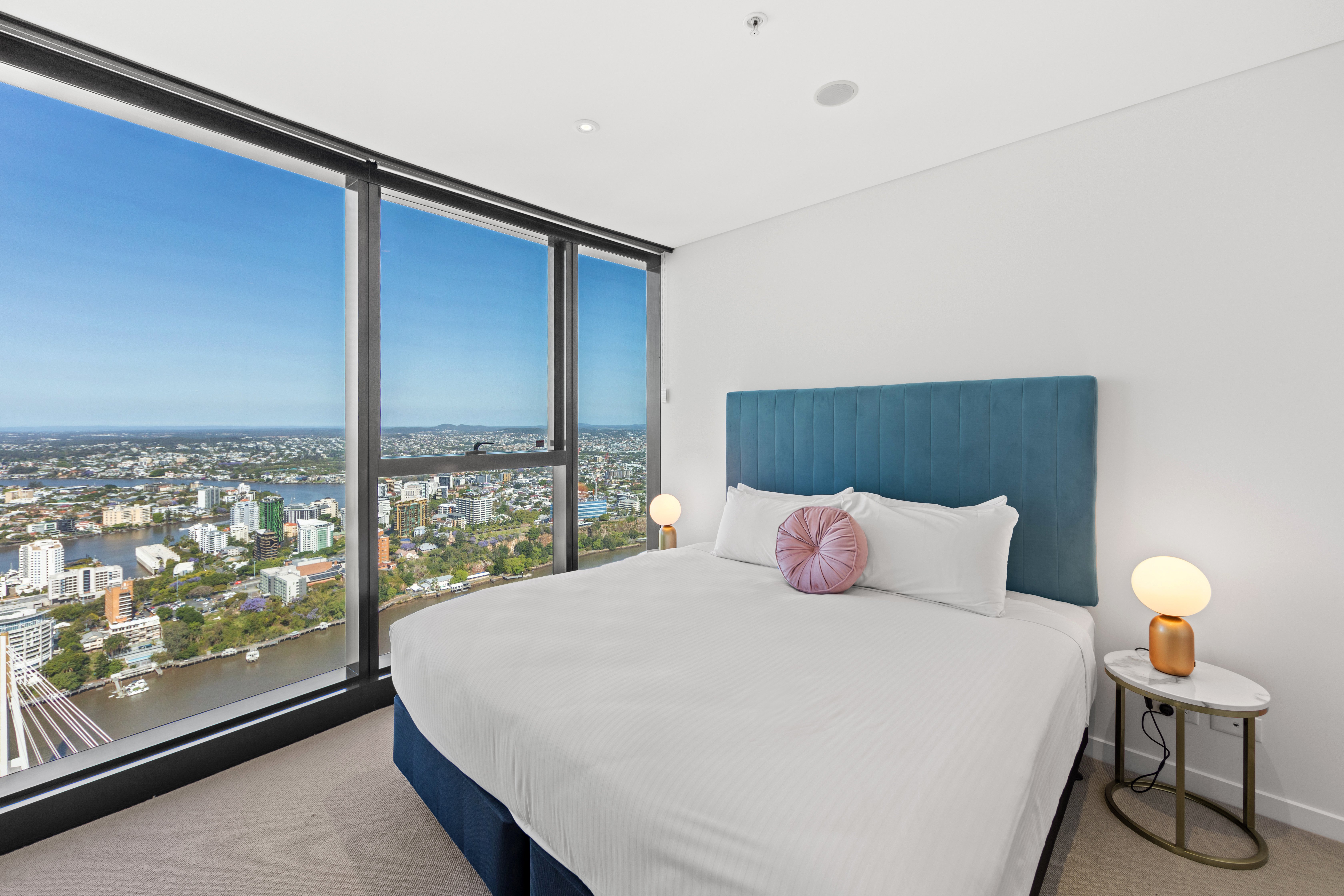 2 Bedrooms, Sky High, Apartment, 2 Bathrooms