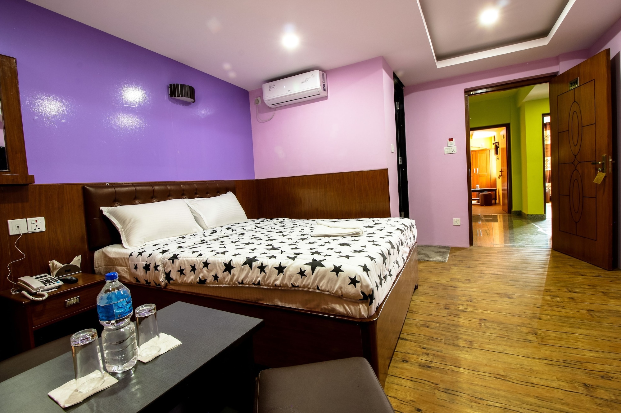 Deluxe, Double Bed