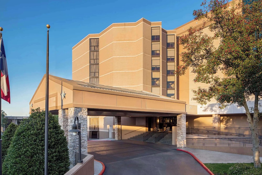 Sonesta Hotel Houston IAH Airport 28/34
