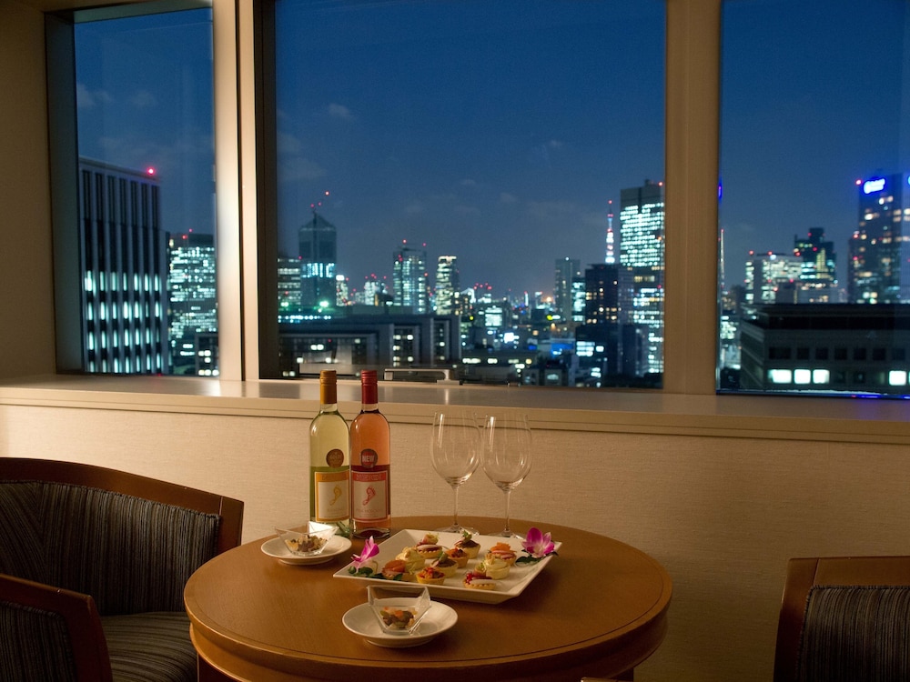 Toshi Center Hotel 50/65