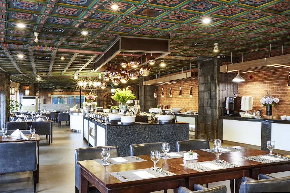Commodore Hotel Busan 53/62