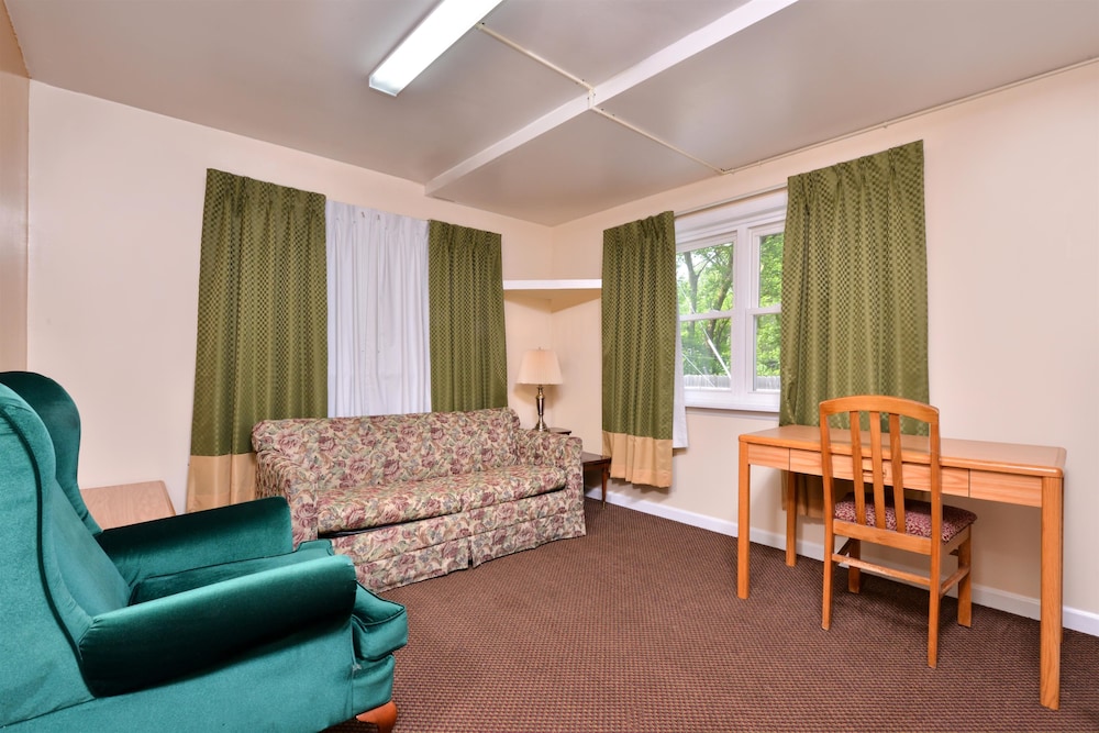 Americas Best Value Inn Jonesville/Hillsdale 27/37