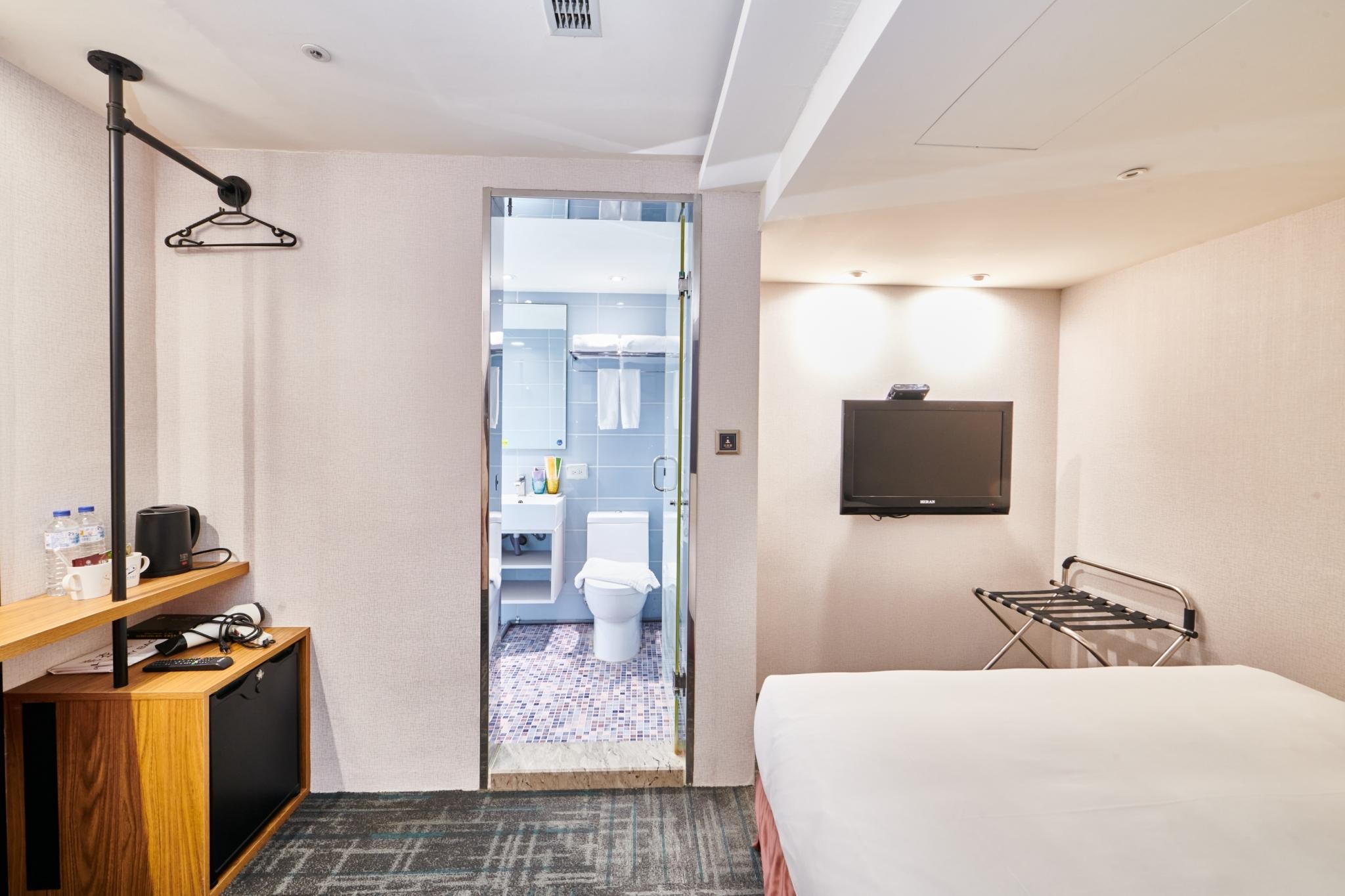 Economy, Double Bed, No Window
