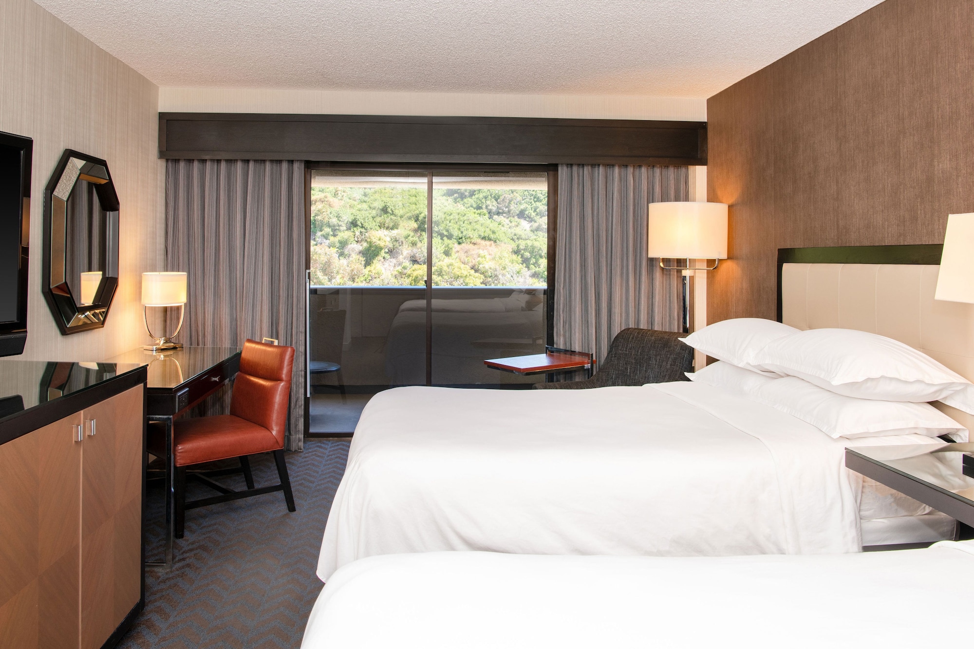 Room, 2 Queen Beds, Balcony, Sheraton Mission Valley San Diego 7/16