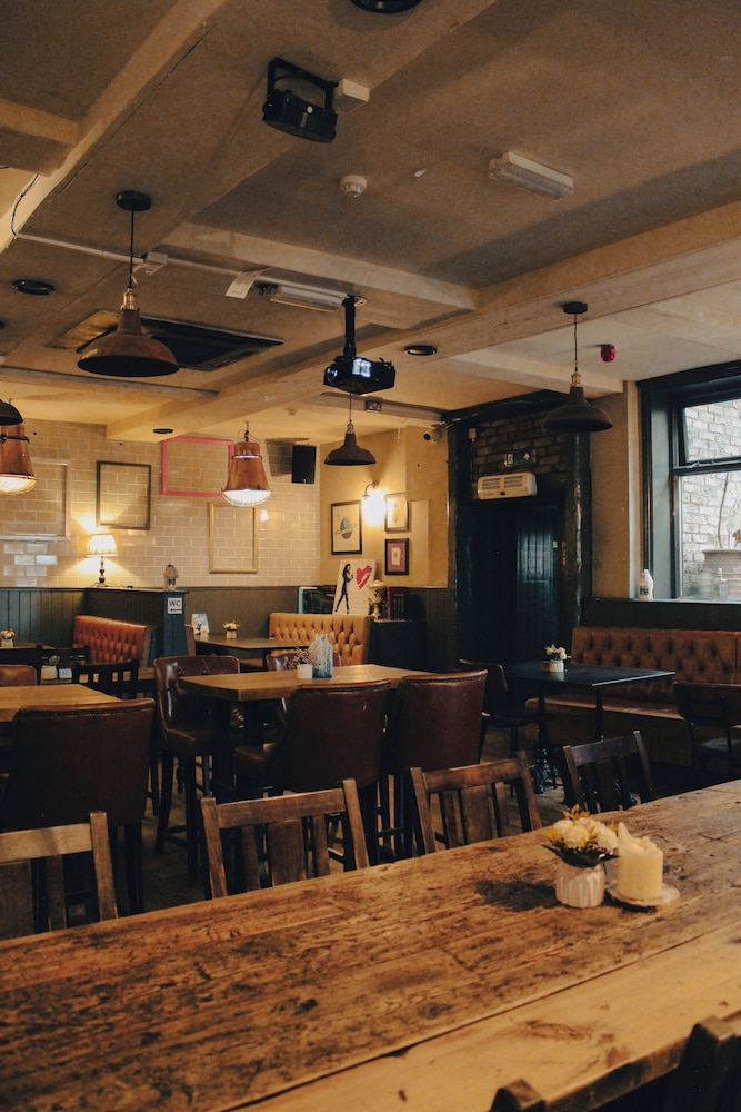 Flynn's Town House 35/50