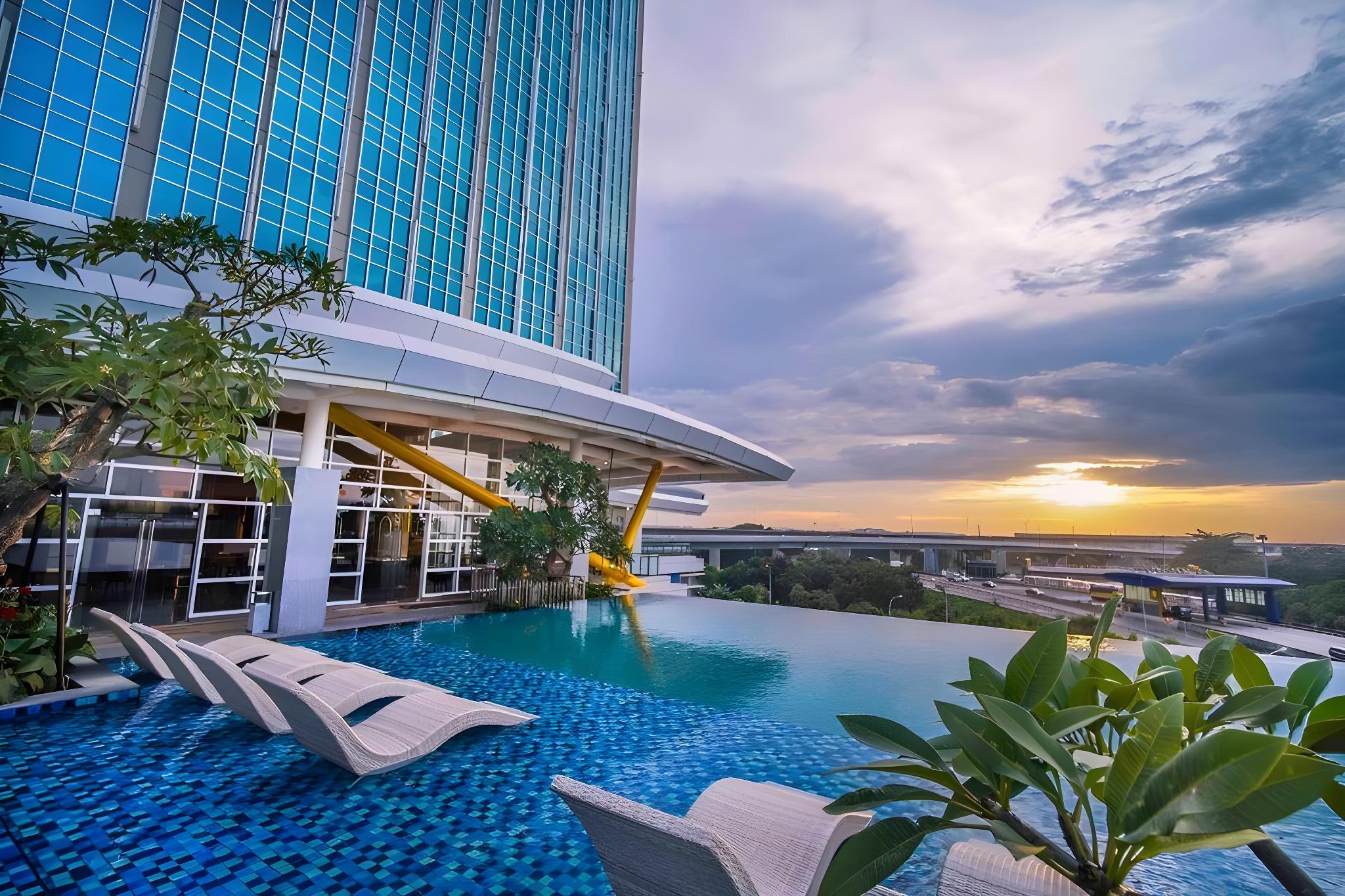 Nuanza Hotel and Convention Cikarang
