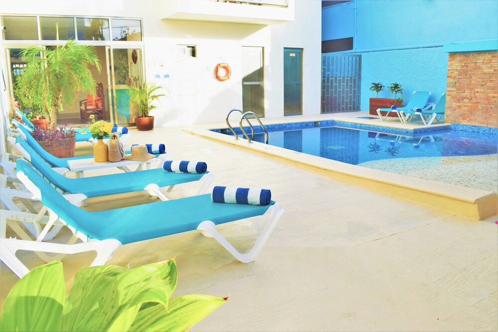 HOTEL ARRECIFES SUITES 63/67