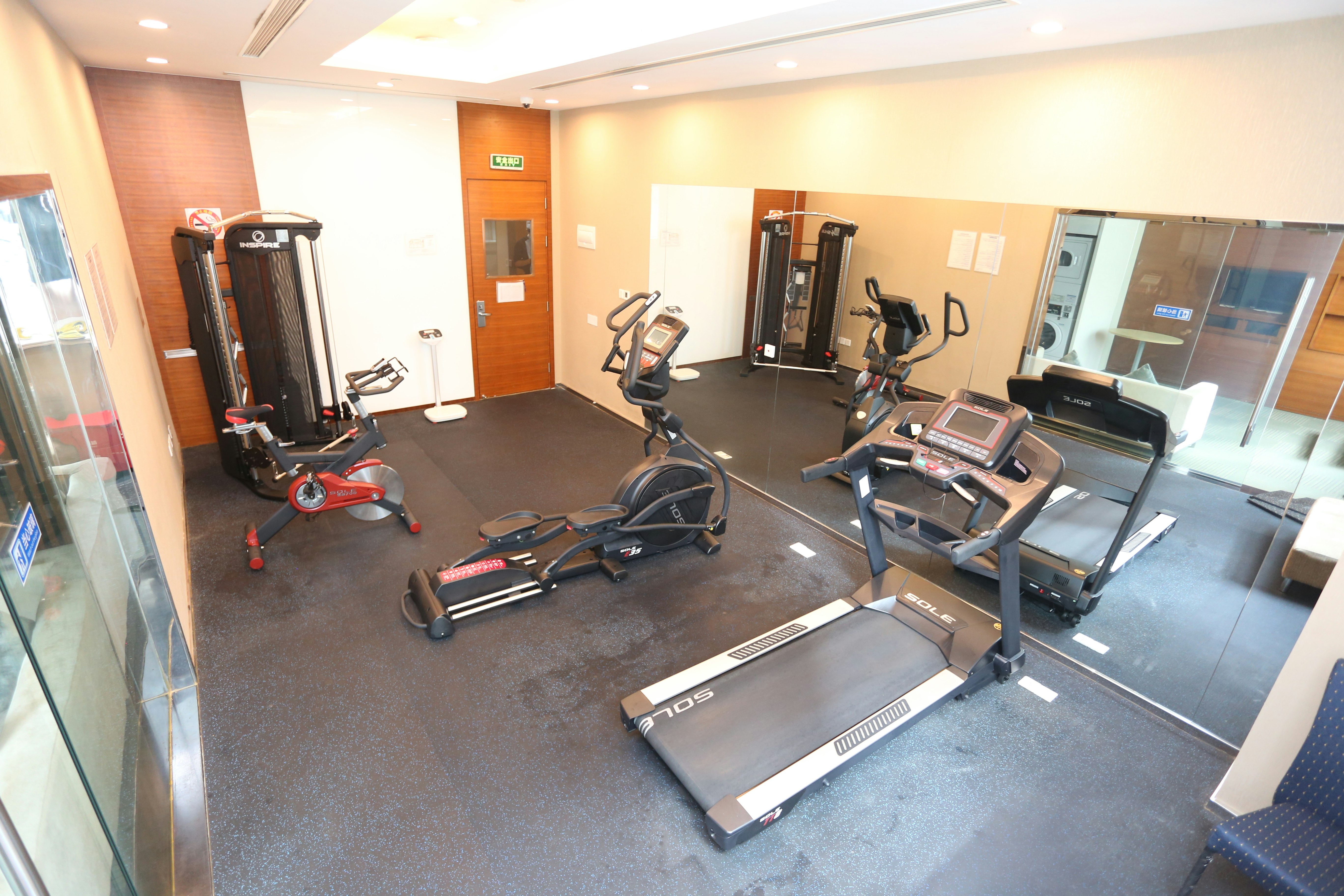 HOLIDAY INN EXPRESS SHANGHAI JINSHA 33/50