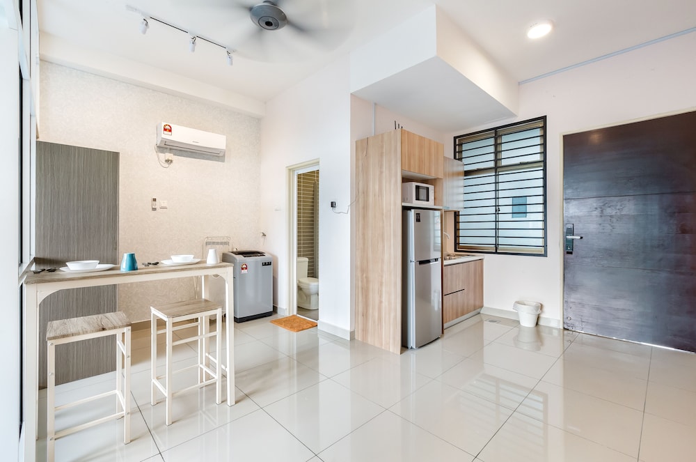 Palazio Serviced Apartment 49/50