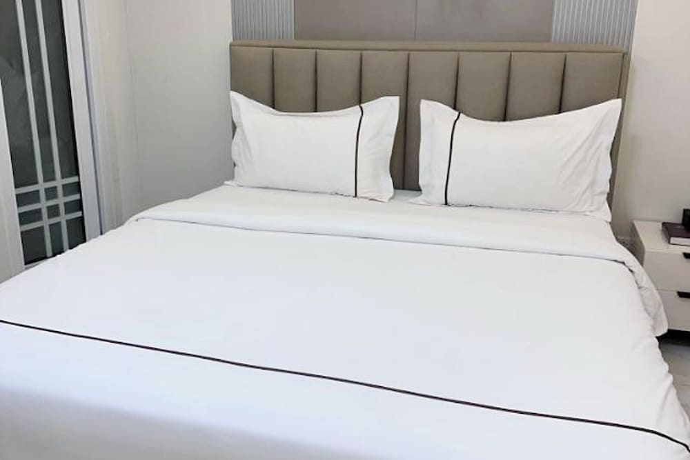 Sunday Hostel 25/42
