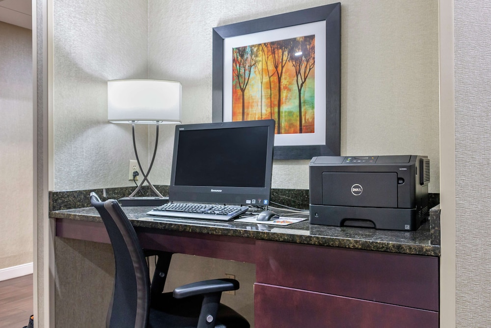 Hampton Inn Adel 42/45