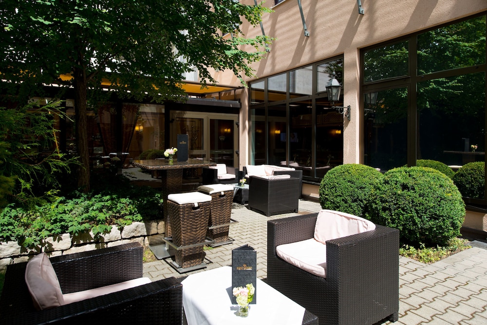 Kings Hotel Center 6/66