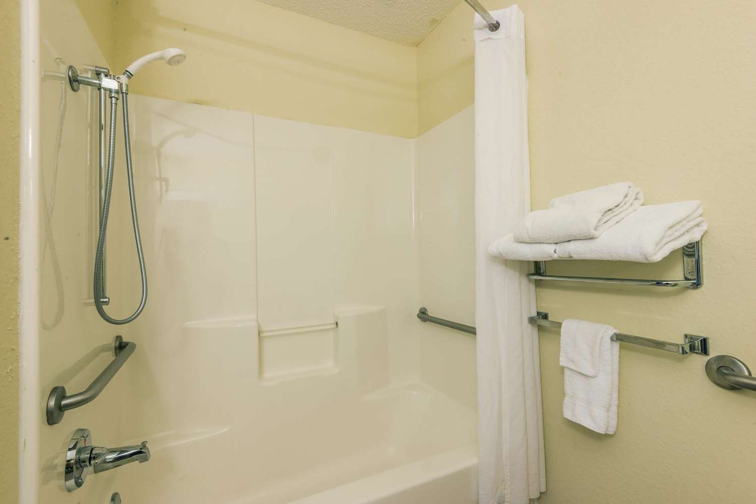 Microtel Inn Suites By Wyndham Auburn 22/22