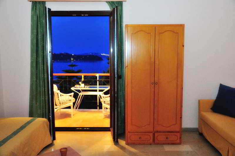 VASSILIAS BEACH APARTMENTS 19/31