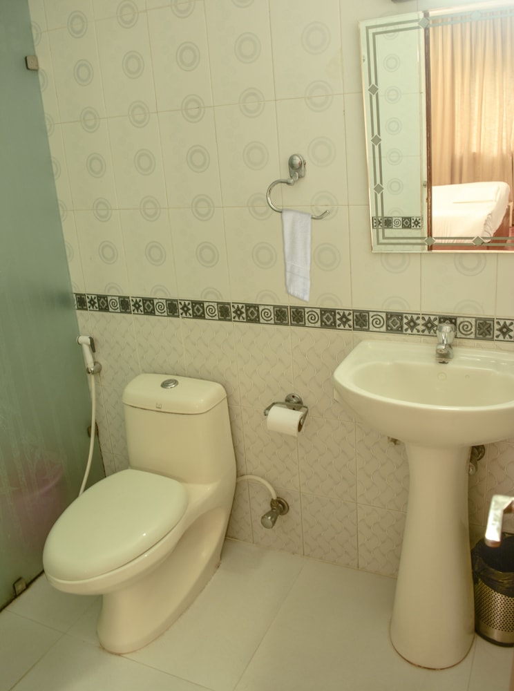 Serene Boutique Hotel 11/53