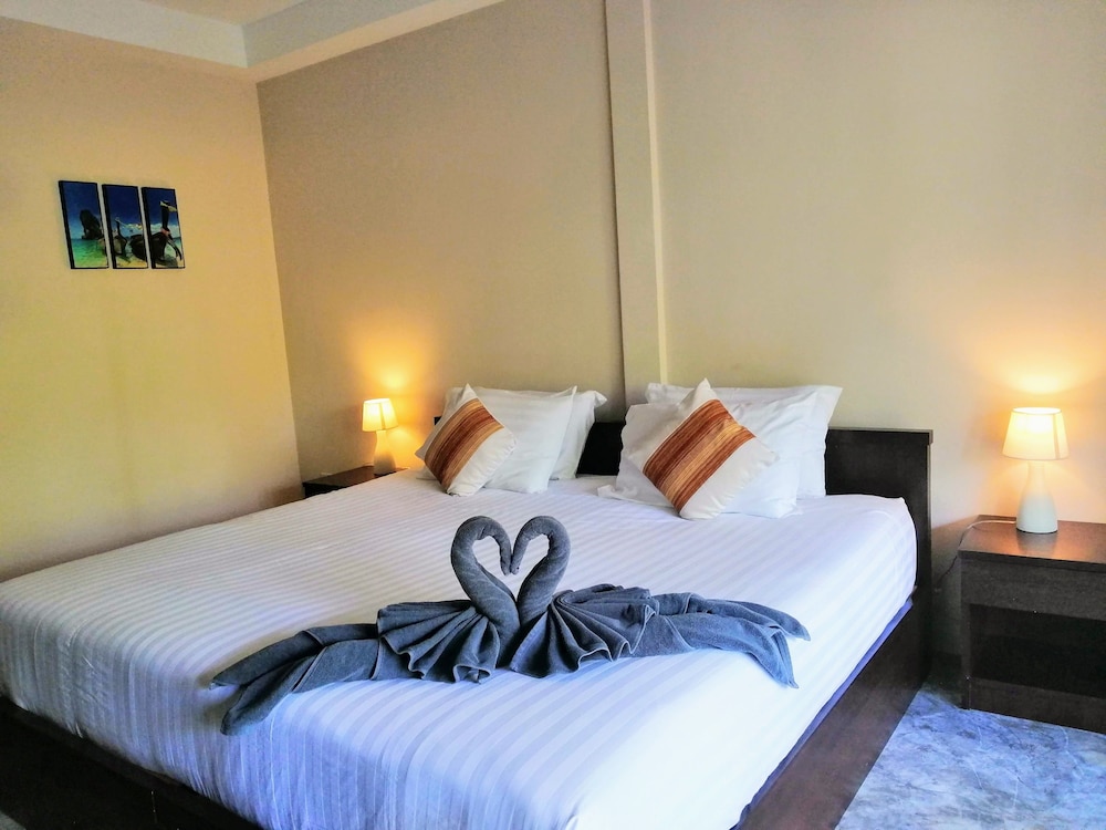 Naiharn Beach Resort 20/70
