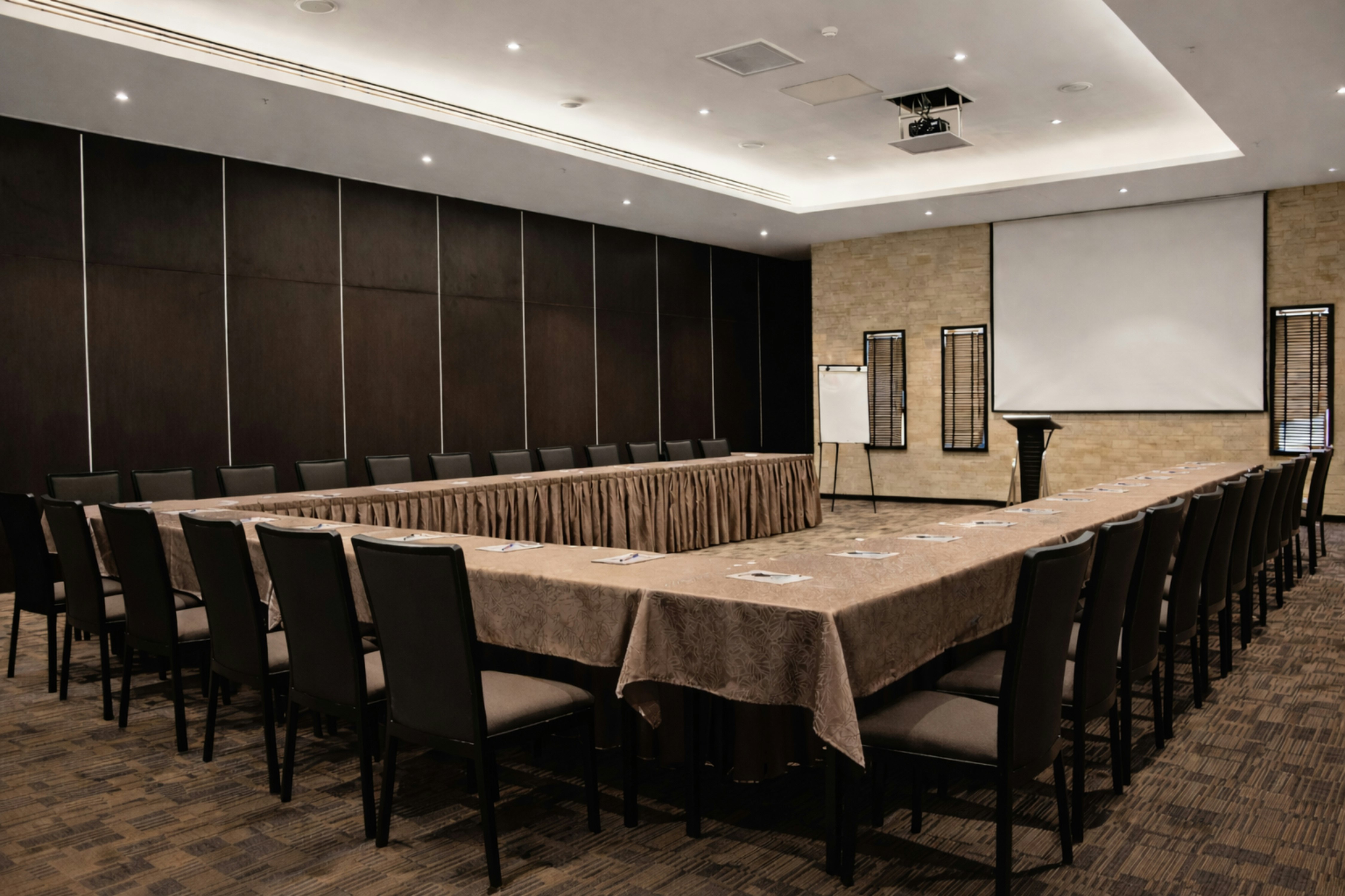 Doubletree By Hilton Nairobi Hurlingham 22/25