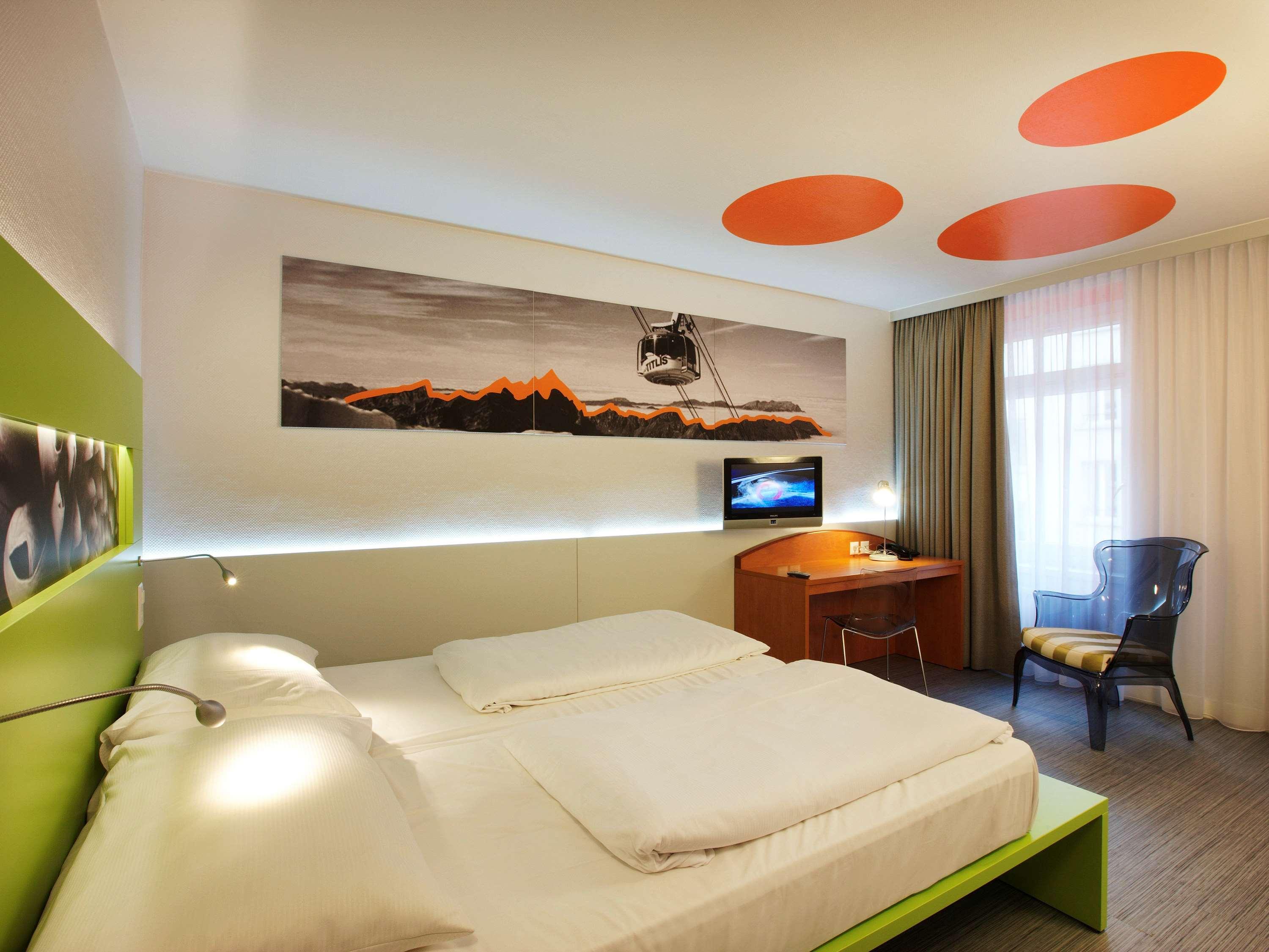 STANDARD, TWIN BEDS, SOFA
