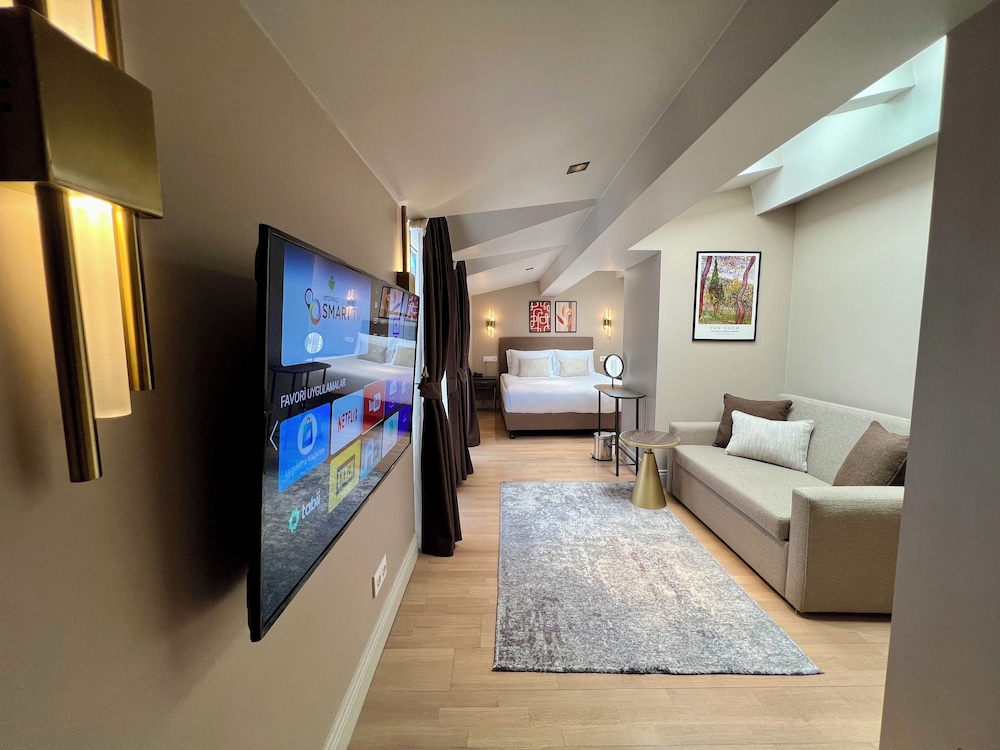 Weingart Suites Hotel 38/58