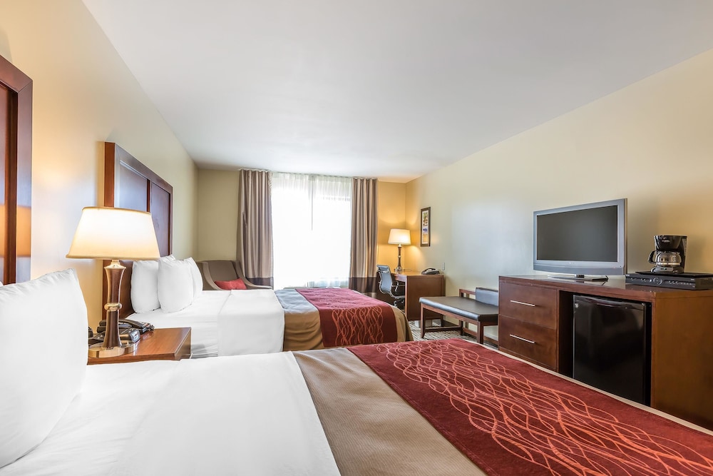 Comfort Inn Pomona near Fairplex 15/46