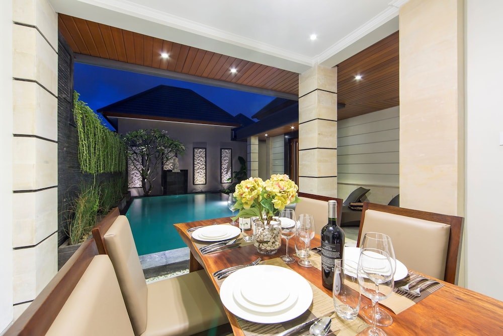 The Banyumas Suite Villa Legian 24/39