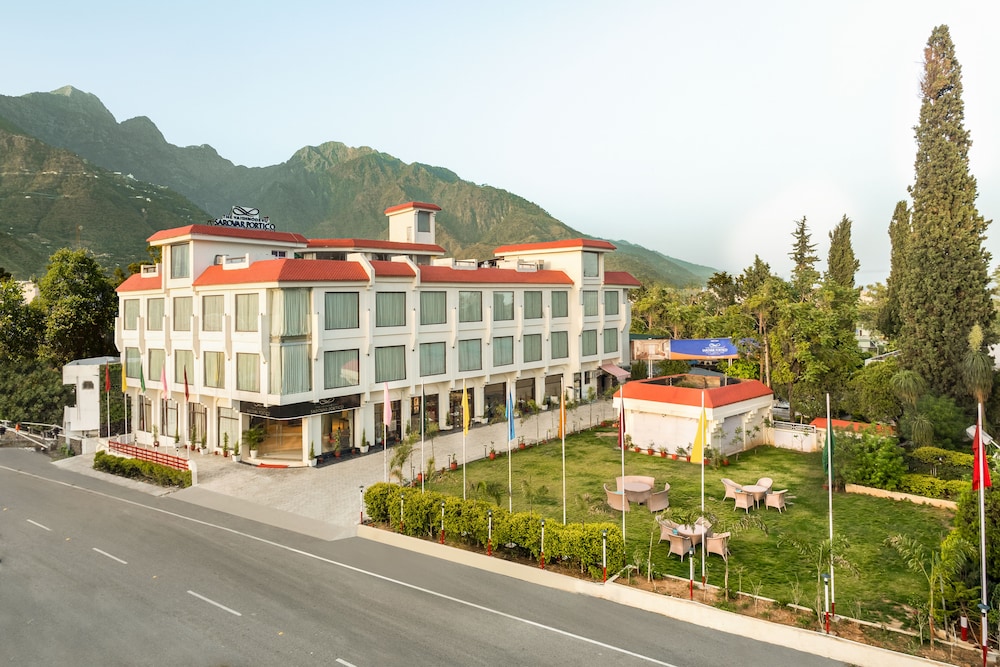 The Vaishno Devi Sarovar Portico Katra 9/66