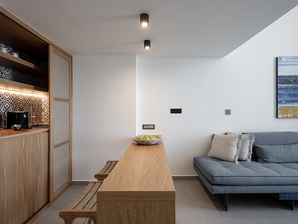 Calla Luxury Seafront Suites 21/50