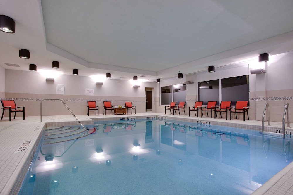 Holiday Inn Express And Suites Ottawa East Orleans 36/70