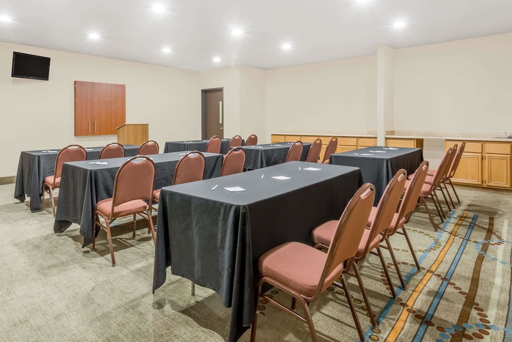 Hawthorn Suites by Wyndham Las Vegas/Henderson 20/28
