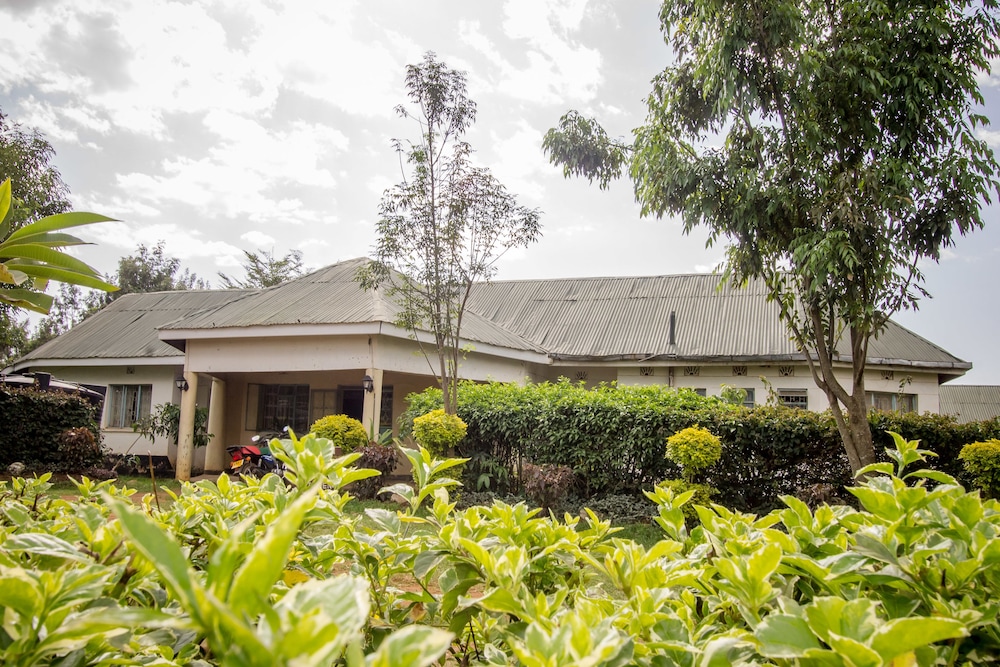 Engo Airport Resort Kitale 24/28